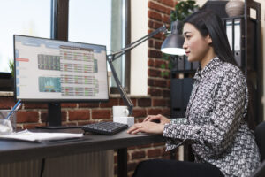 Biaya Software Monitoring Kerja Hybrid dan Cara Memilihnya
